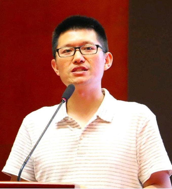 首页 杨现民.png